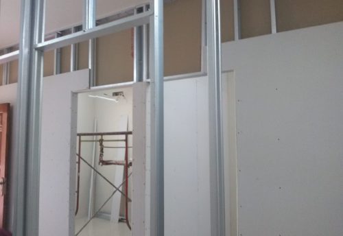 Memilih Kusen Aluminium di Tasikmalaya: Solusi Terbaik untuk Rumah Anda! 8 kusen aluminium di tasikmalaya